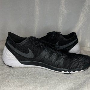 Nike Flywire Sneakers